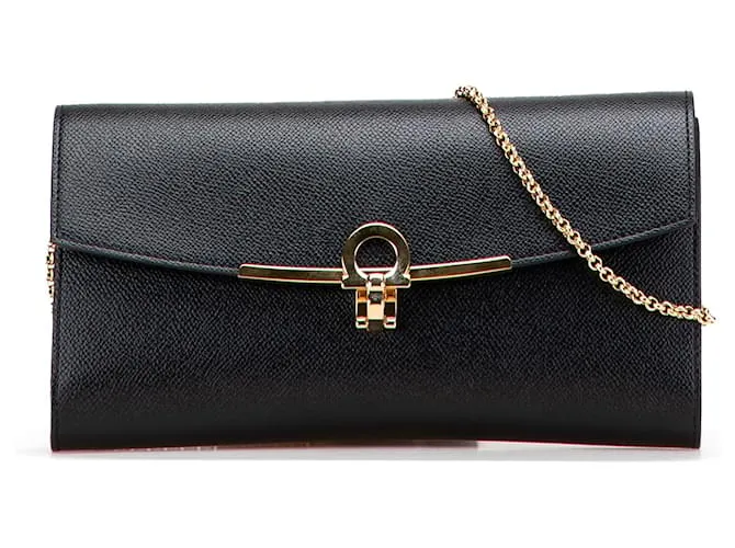 Salvatore Ferragamo Clutch in pelle nera Gancini Icona con catena Ferragamo Nero