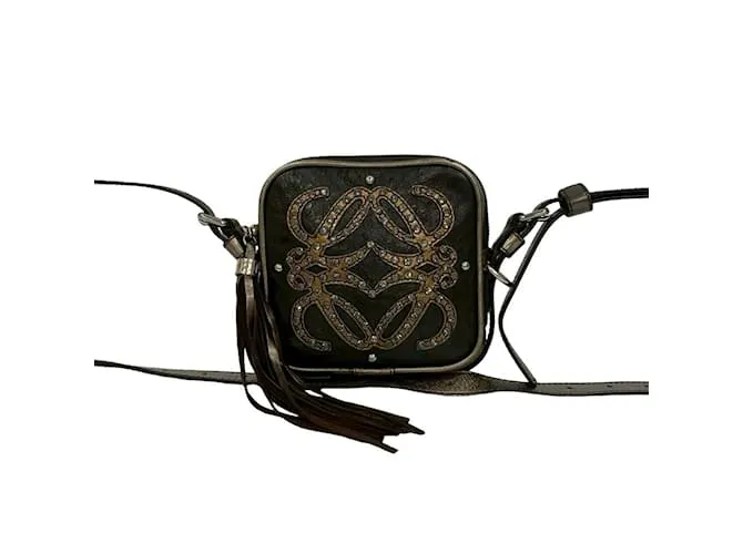 Mini borsa a spalla in pelle con logo Anagram Loewe e nappina gioiello Marrone Nero D'oro