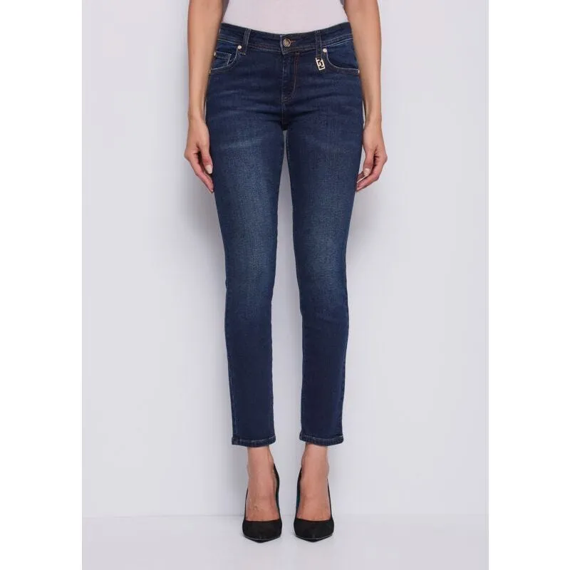 Jeans da donna con charm GJ in metallo