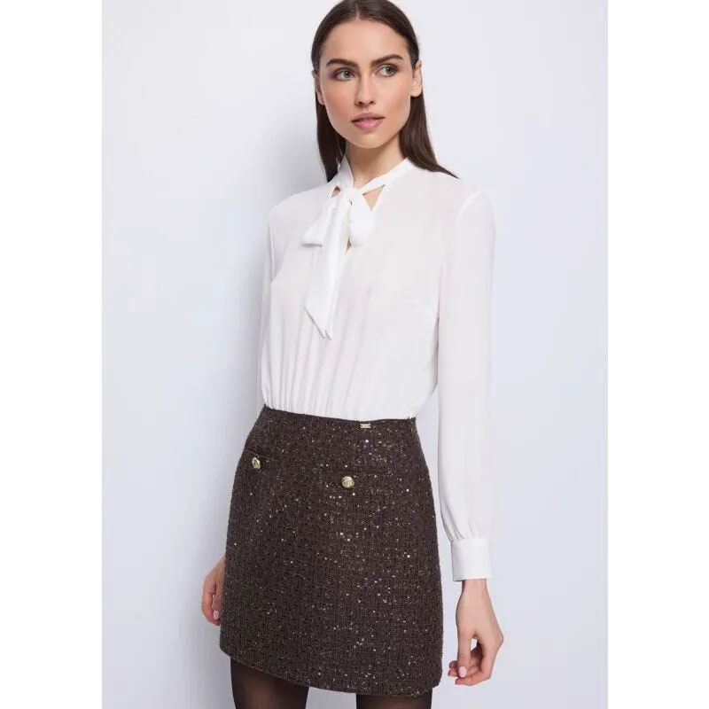 Abito da donna con collo a foulard