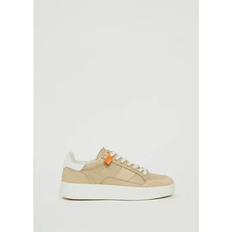 Sneaker beige in pelle scamosciata