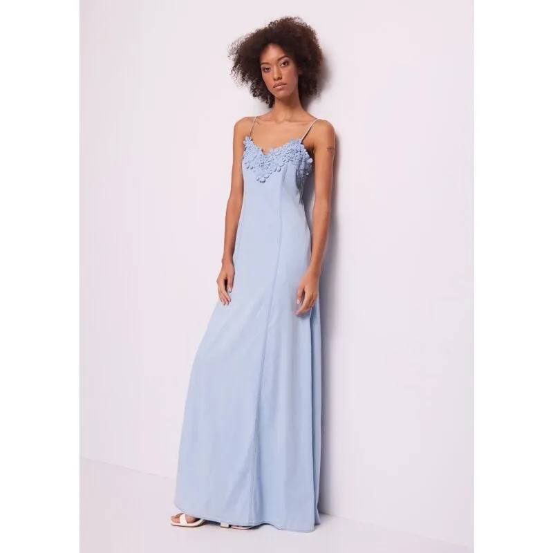 Abito da donna con ricami