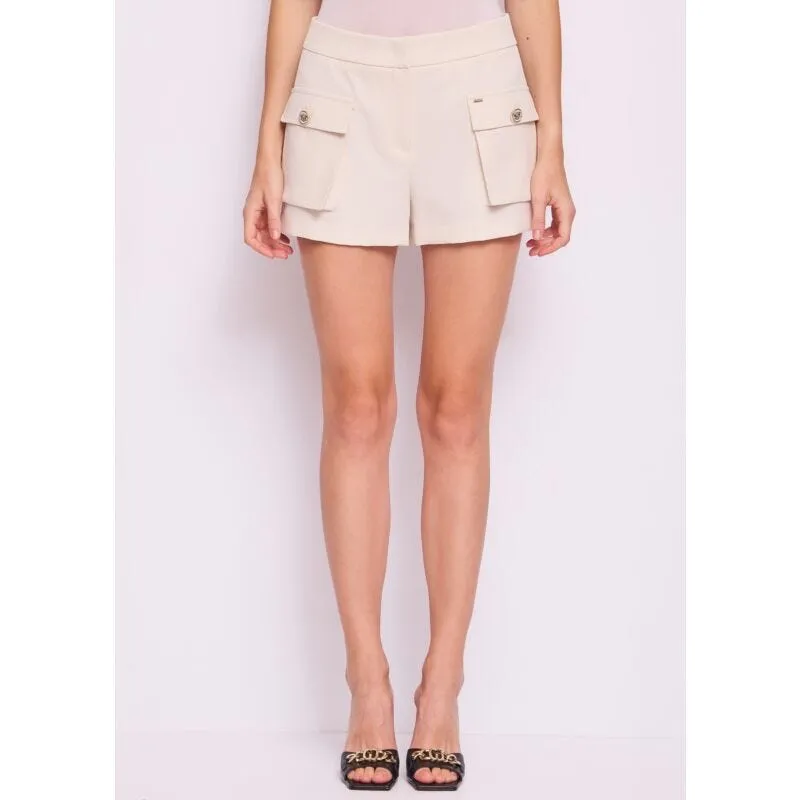 Shorts da donna bianchi con tasche
