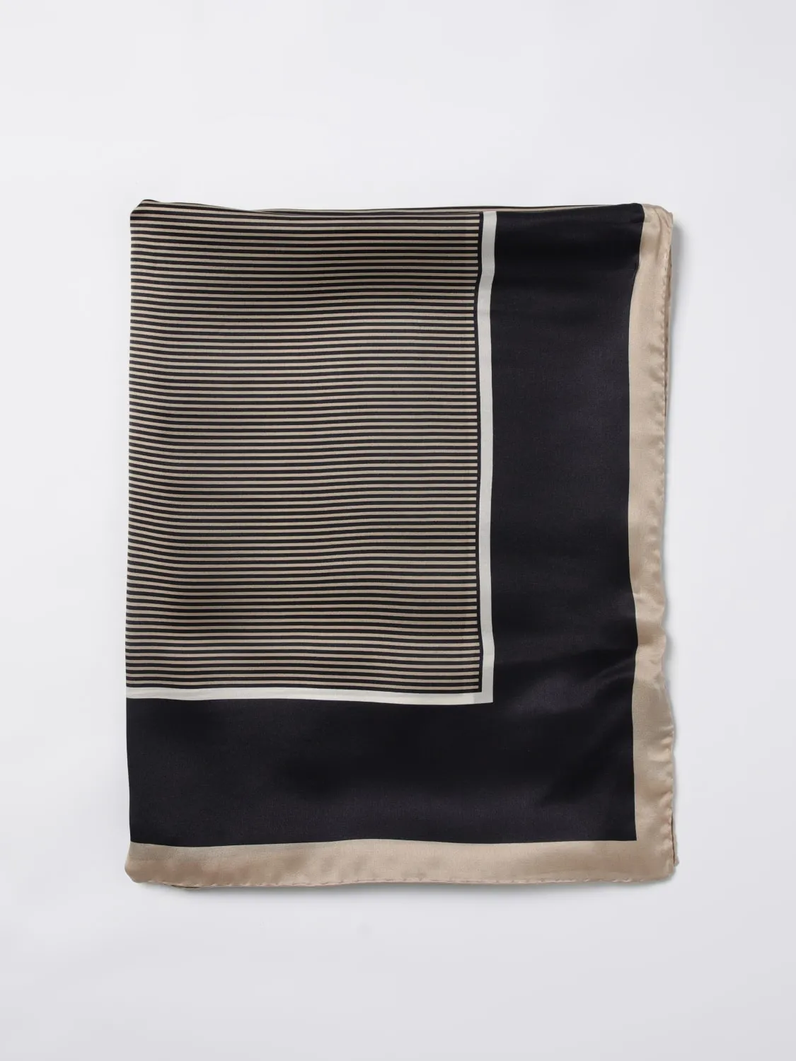 Stola Cassandre Saint Laurent in charmeuse di seta