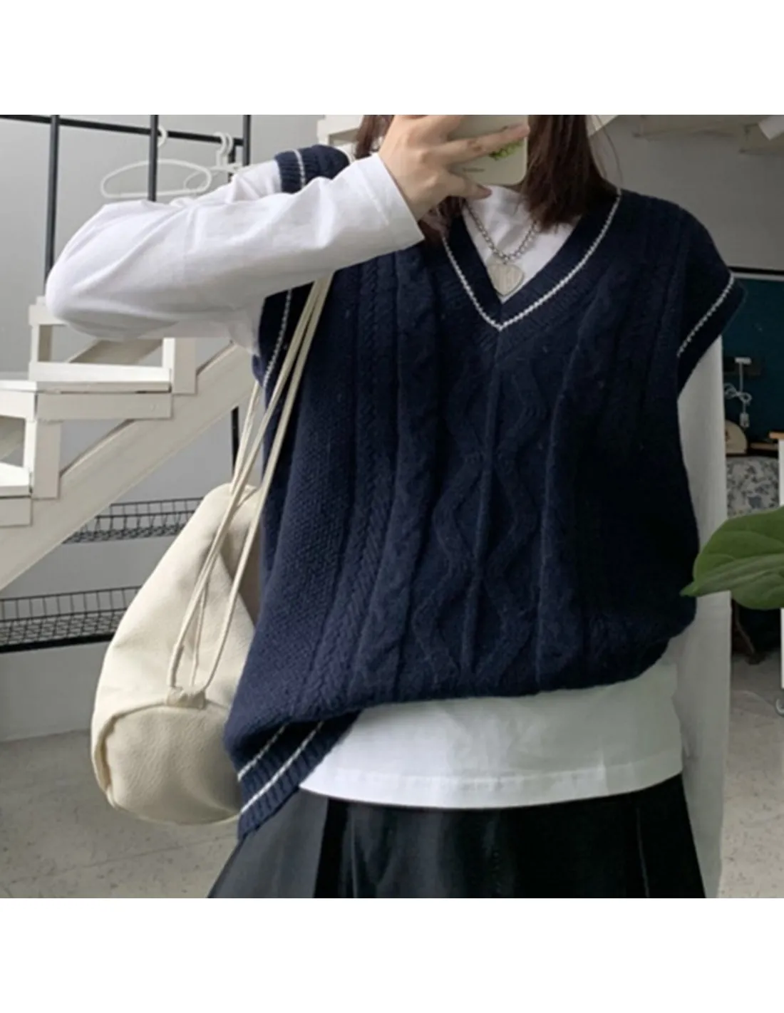 Womens V Neck Sweater Vest Autumn Winter Knitwear Oversized Sleeveless Loose Knitted Tops Cable Sleeveless V Neck Sweate